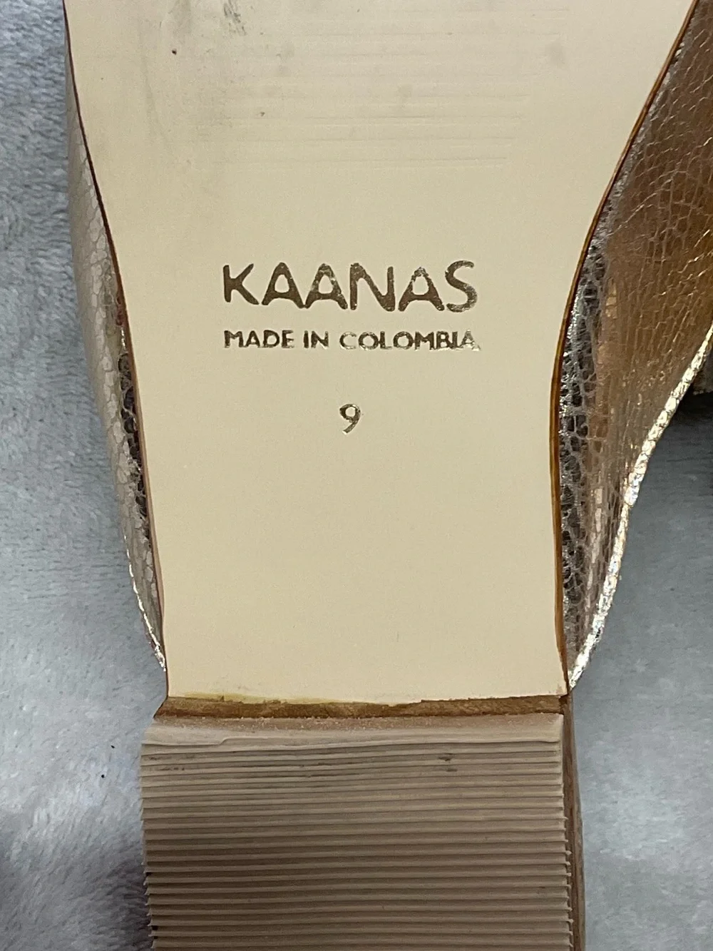 Kaanas Metallic Gold Tassel Mules Womens Sz 9 - Picture 7 of 7